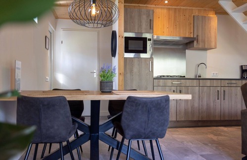 Bosgebied Hoenderloo Casa | Casa de vacaciones privada con WIFI, A/C, piscina, TV, terraza, mascotas permitida, aparcamiento