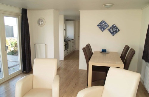 Strijensas Casa | Preciosa casa de vacaciones privada para 4 personas con WIFI, piscina, TV, terraza y aparcamiento