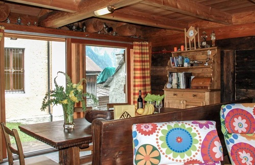 Malvaglia-dagro Casa | Maravillosa casa de vacaciones privada con TV, patio, mascotas permitida y vista panorámica