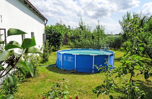Vlkov Villa | Maravillosa casa de vacaciones privada con WIFI, piscina privada, TV y mascotas permitida