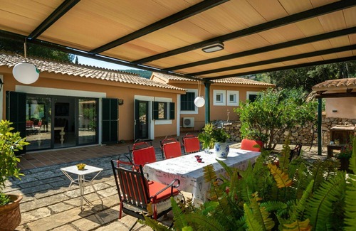 Urbanitzacio Es Verger Casa | Casa de vacaciones privada con A/C, WIFI, piscina privada, TV, patio, vista panorámica