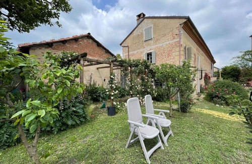 San Desiderio Casa | Beautiful private villa for 4 guests with hot tub, WIFI, terrace and parking