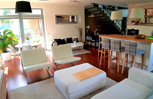 Reporyje Casa | Estupenda casa de vacaciones privada con piscina privada, WIFI, TV, patio y aparcamiento