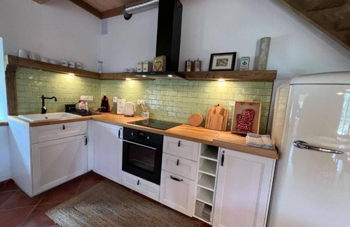 Stupná Casa | Maravillosa casa de vacaciones privada con WIFI, TV, terraza, mascotas permitida y aparcamiento