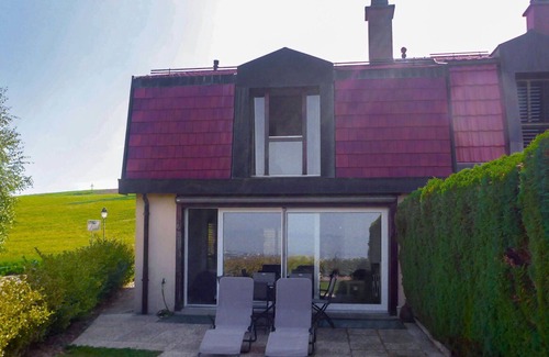 Villette Villa | Estupenda casa de vacaciones privada con WIFI, terraza, vista panorámica y aparcamiento