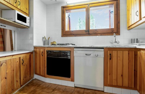 La Molina Casa | Preciosa casa de vacaciones privada con WIFI, TV, balcón, mascotas permitida y aparcamiento