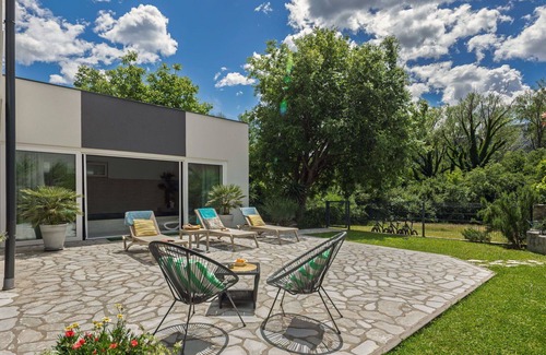 Tribalj Casa | Preciosa casa de vacaciones privada con A/C, piscina privada, WIFI, TV, terraza y aparcamiento