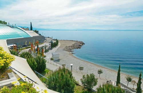 Rijeka Casa | Estupenda casa de vacaciones privada para 2 personas con WIFI, A/C, TV, terraza y aparcamiento