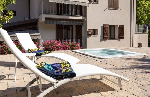 San Godenzo Villa | Maravillosa casa de vacaciones privada con WIFI, jacuzzi, A/C, TV, patio y vista panorámica
