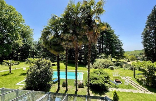 Sirtori Villa | Casa de vacaciones privada con WIFI, jacuzzi, piscina privada, TV, patio, aparcamiento