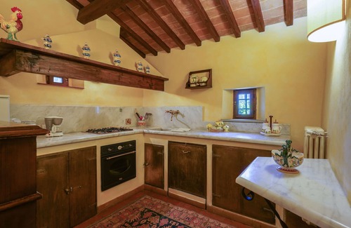 Dicomano Villa | Casa de vacaciones privada con piscina privada, A/C, WIFI, TV, patio, vista panorámica