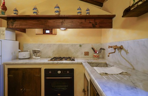 Dicomano Villa | Casa de vacaciones privada con piscina privada, A/C, WIFI, TV, patio, vista panorámica