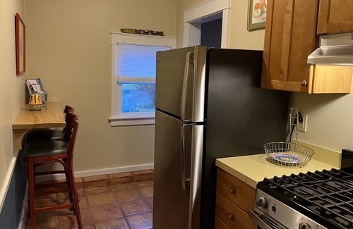 Fifth Ward Apartamento | Hermosa propiedad, bien mantenida, cerca de mansiones y playa, cocina completa