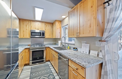 Truckee Casa | Beautiful Prosser Estates House Hot Tub!