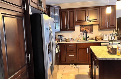 Dieppe Casa | Beautiful, Quiet Family 2 bedroom home in Dieppe 5 minutes drive to the airport