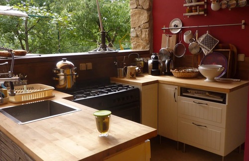 Privas Villa | Muy bonita propiedad tranquila con piscina, aire acondicionado anexo de piedra, huerto