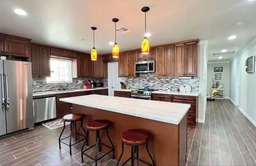 California City Casa | Beautiful quiet luxurious home with an amazing Desert view.