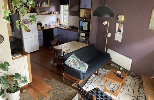 Preston Casa | Beautiful, quiet well-lit room in Preston with breakfast included!