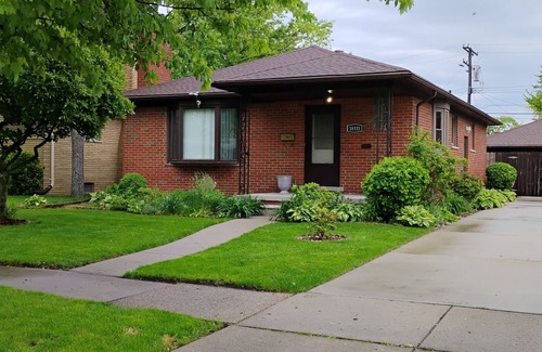 Eastpointe Casa | Beautiful Ranch in South Eastern Michigan!