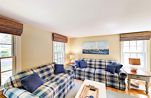 Harwich Casa | Beautiful remodel near Harwich Port - walk to Long Pond & Rail Trail