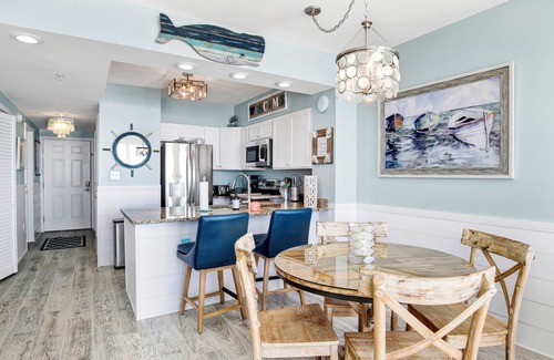 Orange Beach Condominio | Beautiful Remodel with AMAZING Views and ALL New Furniture - Plus Dog Friendly