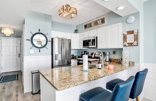 Orange Beach Condominio | Beautiful Remodel with AMAZING Views and ALL New Furniture - Plus Dog Friendly