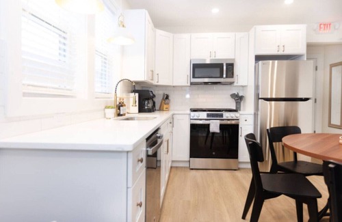 Cape May - Wildwood Apartamento | Beautiful remodeled 3 bdr condo 200 ft from beach