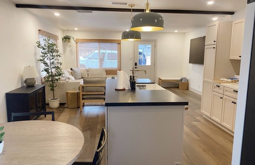 Kernville Casa | BEAUTIFUL, REMODELED HOME WITH EASY ACCESS TO LAKE AND RIVER - PET FRIENDLY
