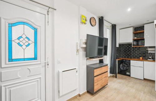 Levallois-Perret Apartamento | Beautiful renovated studio metro