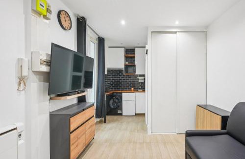 Levallois-Perret Apartamento | Beautiful renovated studio metro
