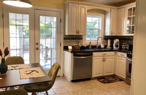 St. Petersburg - Clearwater Casa | Beautiful, renovated house in gorgeous neighborhood!