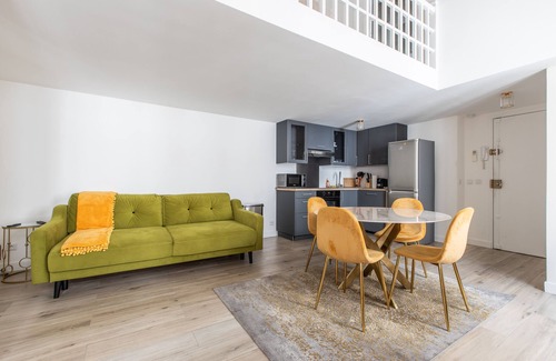 Cannes City Centre Apartamento | Beautiful Renovated Duplex Min. from Beach/Palais