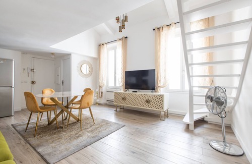 Cannes City Centre Apartamento | Beautiful Renovated Duplex Min. from Beach/Palais