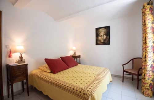 Le Teil Otro | Beautiful renovated farm in calm countryside with salted water swimming pool