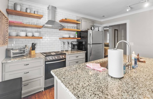 Salemtown Casa | Beautiful renovated home minutes to downtown perfect for a family or batch trip