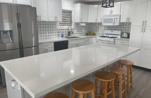 Laie Casa | Beautiful, renovated Home. Discover the North Shore of Oahu. Great location.