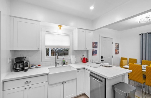 Napa Casa | Beautiful Renovated House in the Heart of Napa 6 beds 4 bedrooms 2 bathrooms