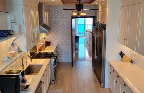 Marbella Apartamento | Beautiful Renovated Apartment: Amazing View & Location (Panama City)