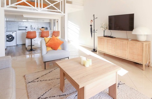 Prado - Republique Apartamento | Beautiful Renovated Studio with AC and TERRACE - Benakey