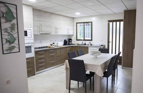 Mutxamel Villa | Hermosa villa renovada con piscina privada en parcela de 1300 metros, muy tranquila