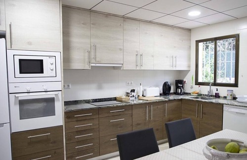 Mutxamel Villa | Hermosa villa renovada con piscina privada en parcela de 1300 metros, muy tranquila