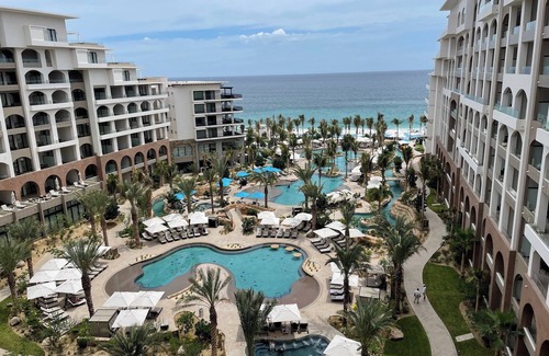 Santa Rosa Apartamento | Beautiful resort, with 3pools, Private Beach and a lazy river. Close to downtown