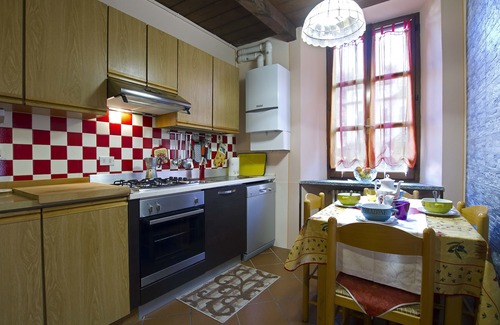 Orta San Giulio Apartamento | Hermoso, romántico, céntrico apartamento con vista al lago cerca de la plaza / lago / ayuntamiento