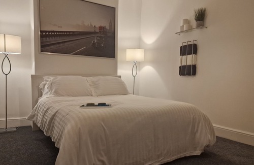 Cathall Hotel | Beautiful Room in London