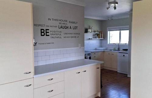 Ruakaka Casa | Beautiful Ruakaka beach fun, lots of space, 2 lounges, big garden