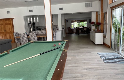 Palma Ceia West Casa | Hermosa casa en S Tampa con piscina climatizada y jacuzzi, Wi-Fi, cable, DVD, pingpong,