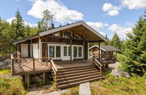 Maentsaelae Casa | Beautiful scenery modern beach cottage