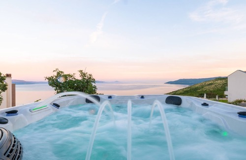 Ripenda Kosi Villa | Beautiful sea view villa