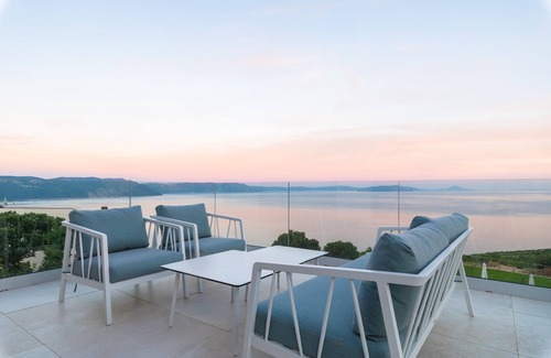 Ripenda Kosi Villa | Beautiful sea view villa