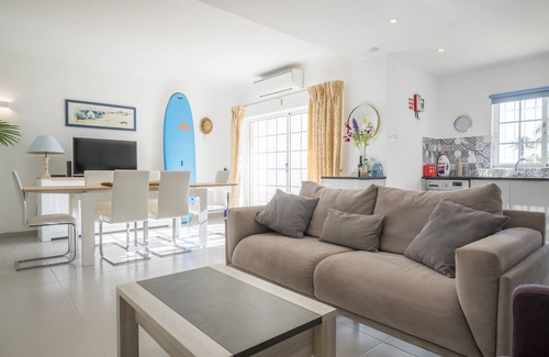 Praia da Luz Apartamento | Beautiful Seaview 2 Bedroom Apartment with Pool